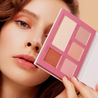 Kia Charlotta - Eyeshadow Palette Dreams Come True